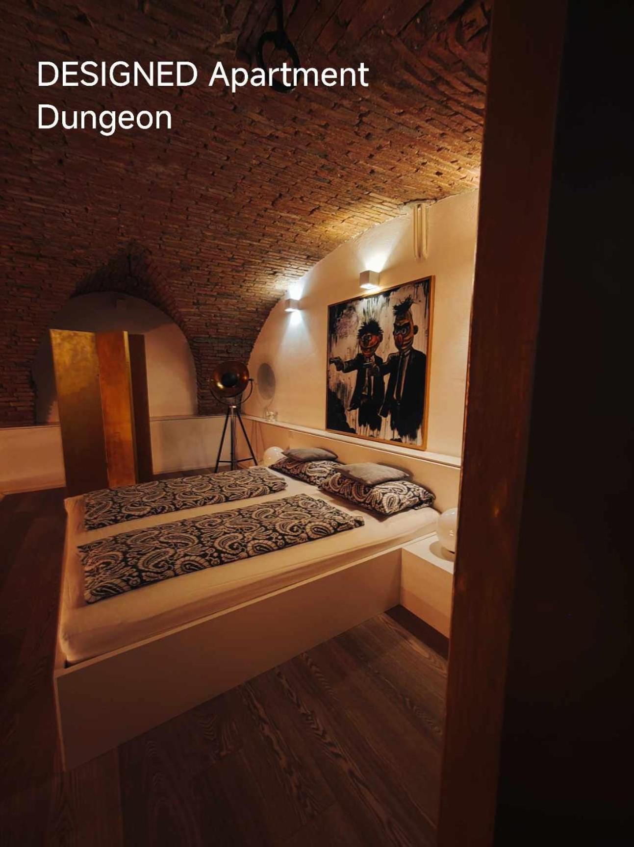 Dungeon Apartment Ljubljana Bagian luar foto
