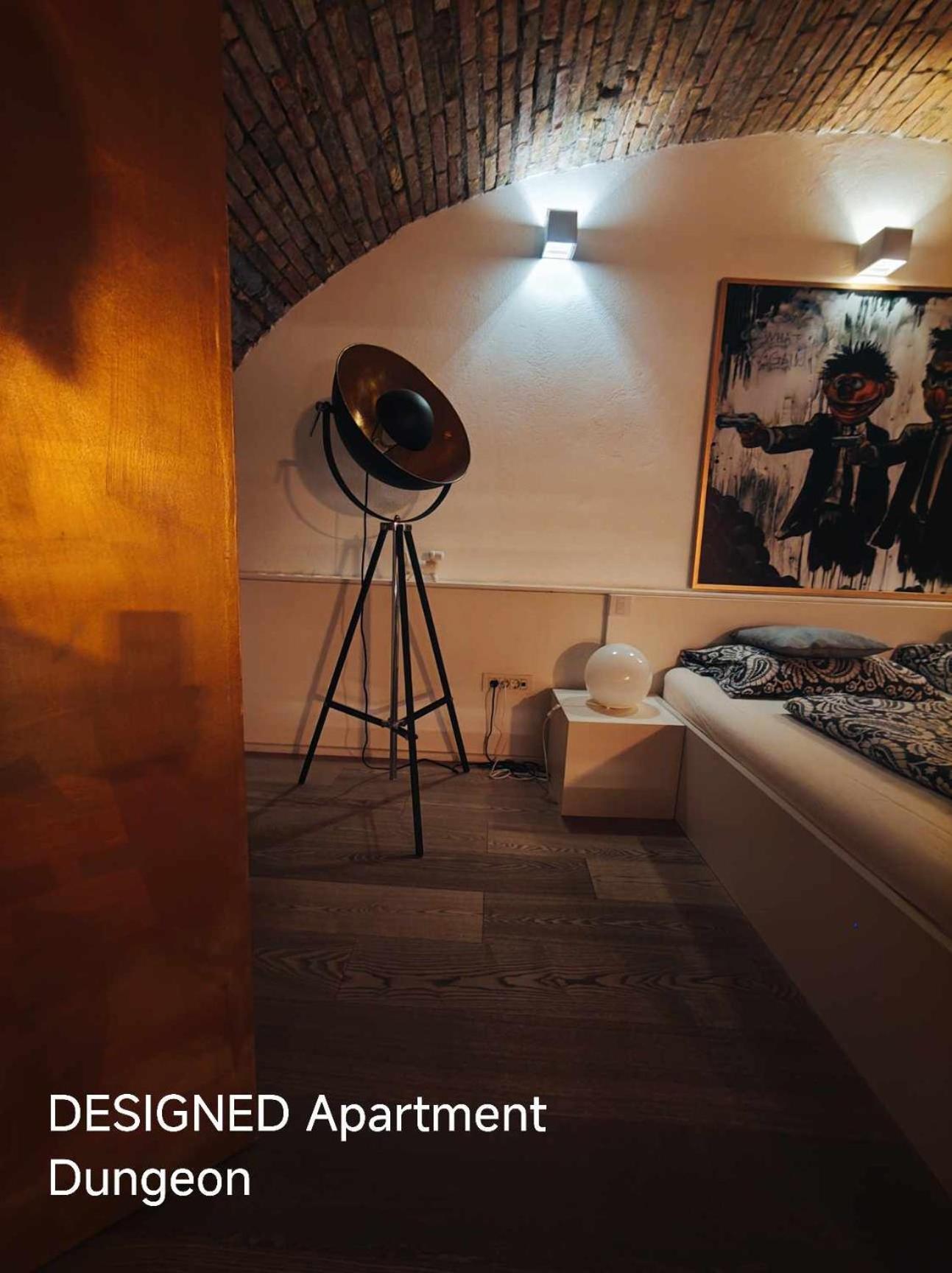 Dungeon Apartment Ljubljana Bagian luar foto